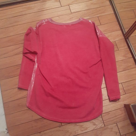 FABULOUS:  BEYOND A TEE!!(HiLo) - Picture 3 of 3